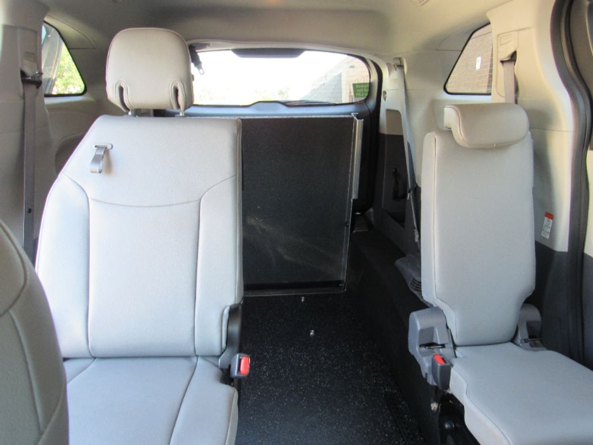 2024 TOYOTA SIENNA - Image 13