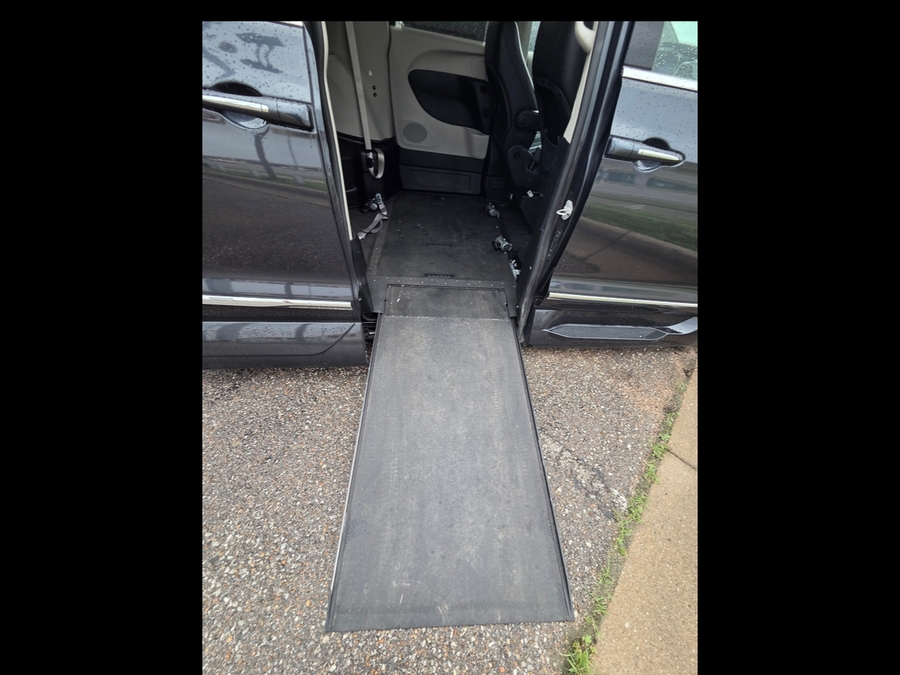  CHRYSLER PACIFICA image number 8