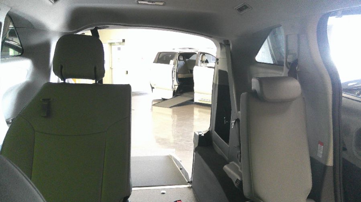 2024 TOYOTA SIENNA - Image 6