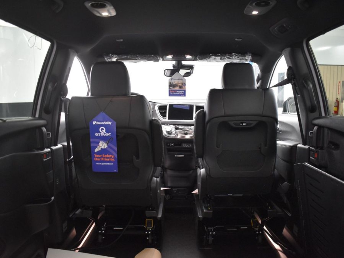 2025 CHRYSLER PACIFICA - Image 15