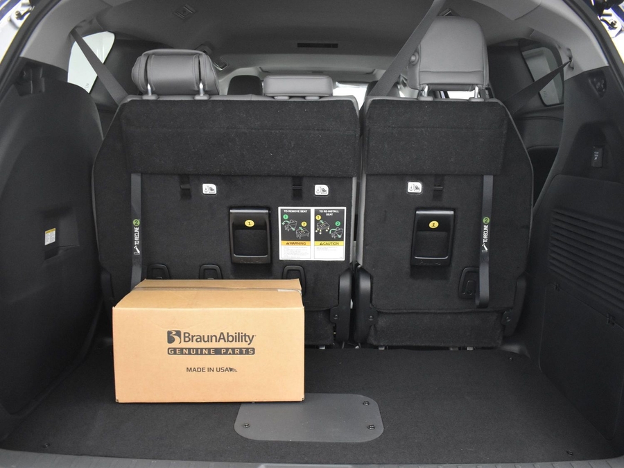 New 2025 Toyota Sienna Hybrid XLE Plus - BraunAbility Side Entry Entry Fold Out Automatic Ramp