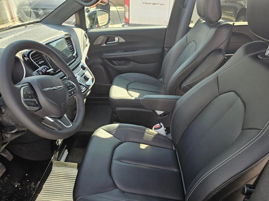 Red Chrysler Pacifica image number 9