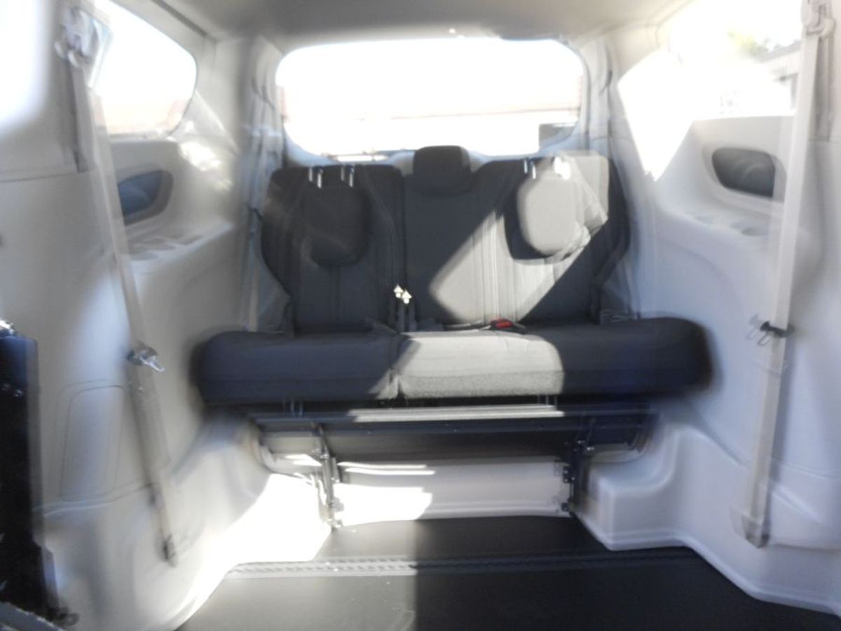 2022 CHRYSLER VOYAGER - Image 11