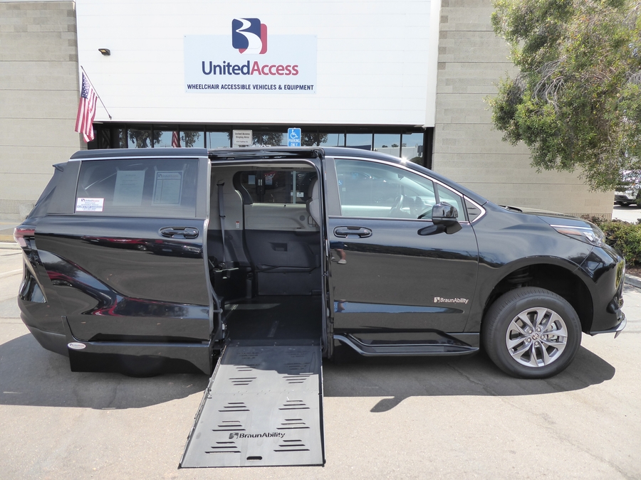 Used 2024 Toyota Sienna Hybrid LE Base - BraunAbility Side Entry Fold Out Automatic Ramp