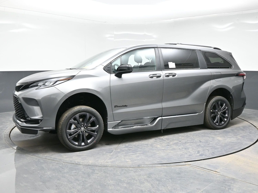 New 2026 Toyota Sienna Hybrid XSE Sport - BraunAbility Side Entry Entry Fold Out Automatic Ramp