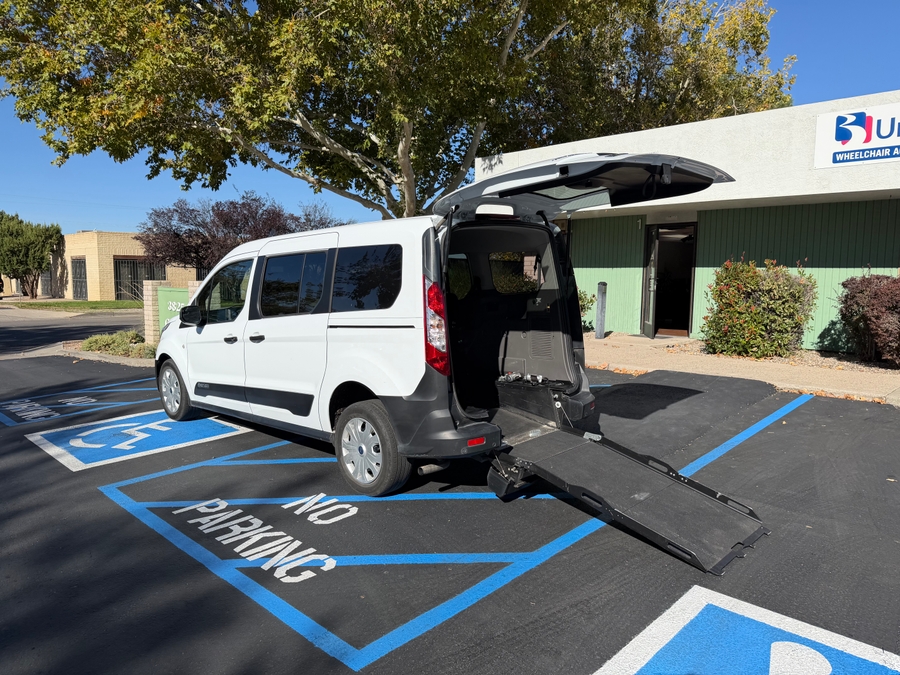 Used 2022 Ford Transit Connect XL - DRIVERGE Rear Entry Entry Fold Out Manual Ramp