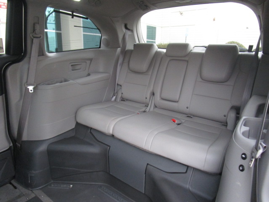 Used 2015 Honda Odyssey Touring Elite - VMI Side Entry Entry In Floor Automatic Ramp