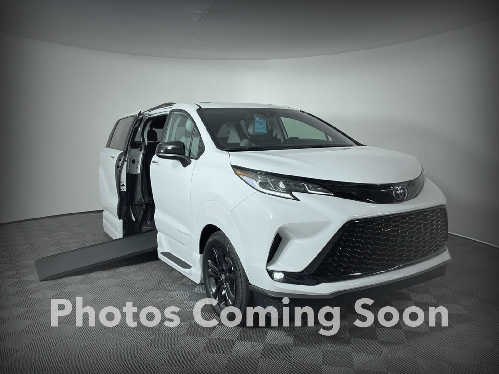 2026 Toyota Sienna AWD XSE