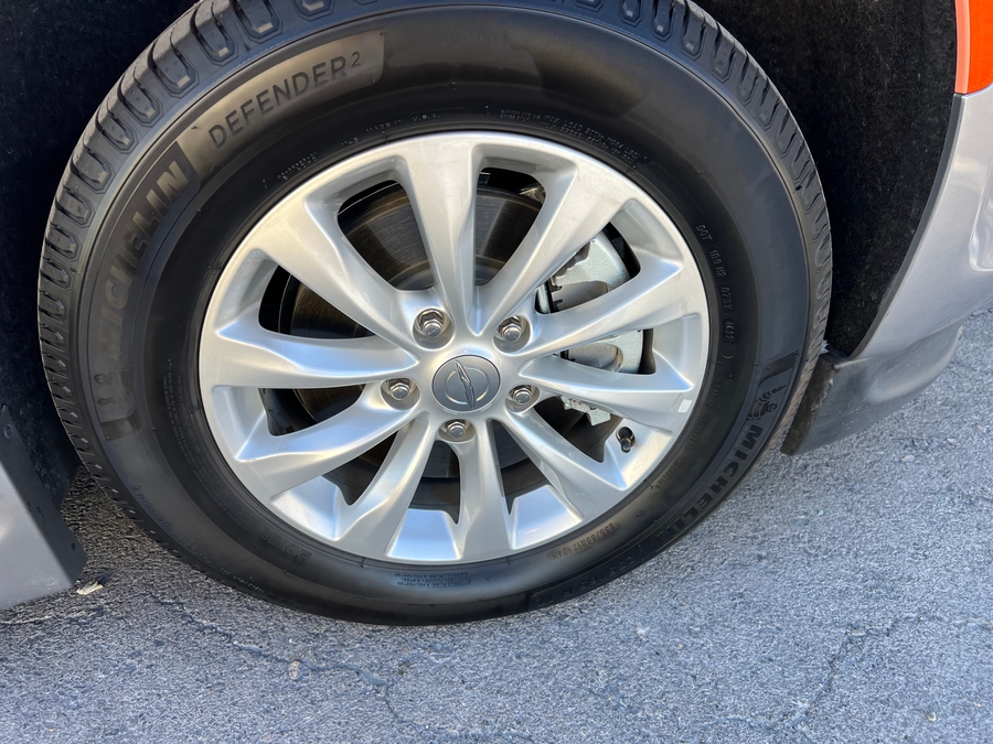 Used 2019 Chrysler Pacifica Touring L - BraunAbility Side Entry Entry In Floor Automatic Ramp