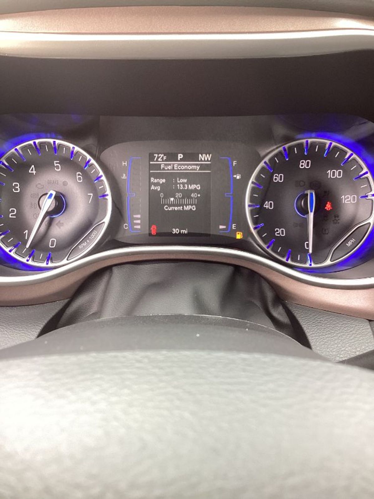 2024 CHRYSLER VOYAGER - Image 11