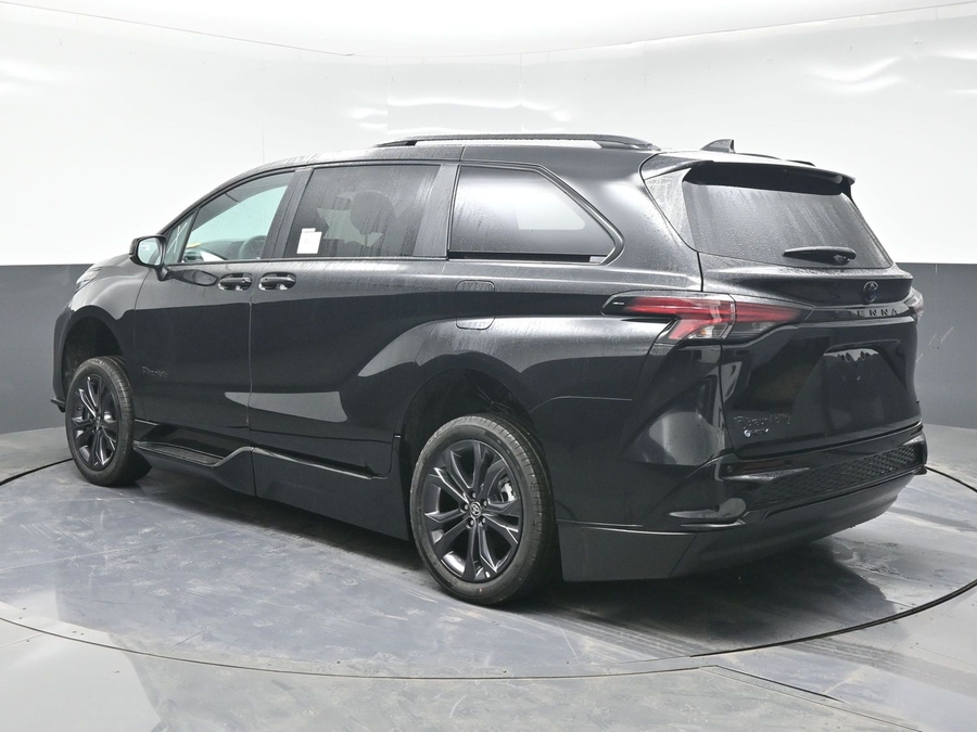 New 2025 Toyota Sienna Hybrid XSE Sport - BraunAbility Side Entry Entry Fold Out Automatic Ramp