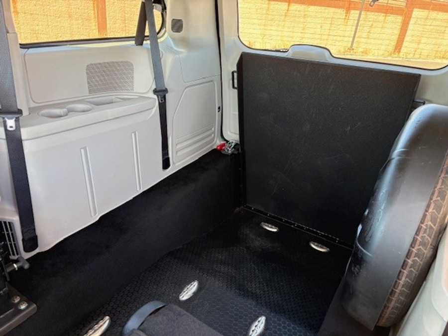 Used 2017 Dodge Grand Caravan SE - International Mobility Rear Entry Entry Fold Out Manual Ramp