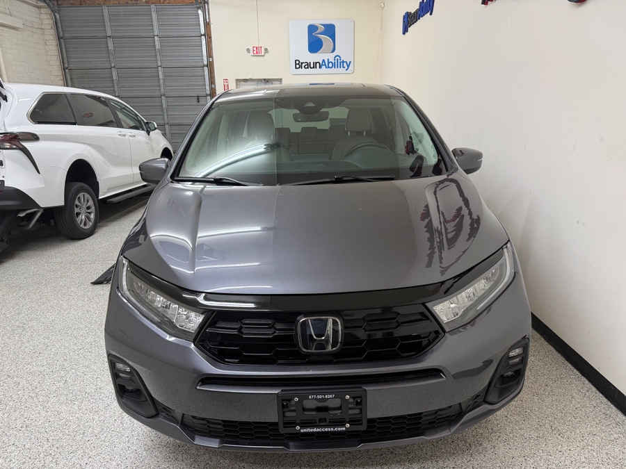 Used 2025 Honda Odyssey Touring - BraunAbility Side Entry Entry In Floor Automatic Ramp