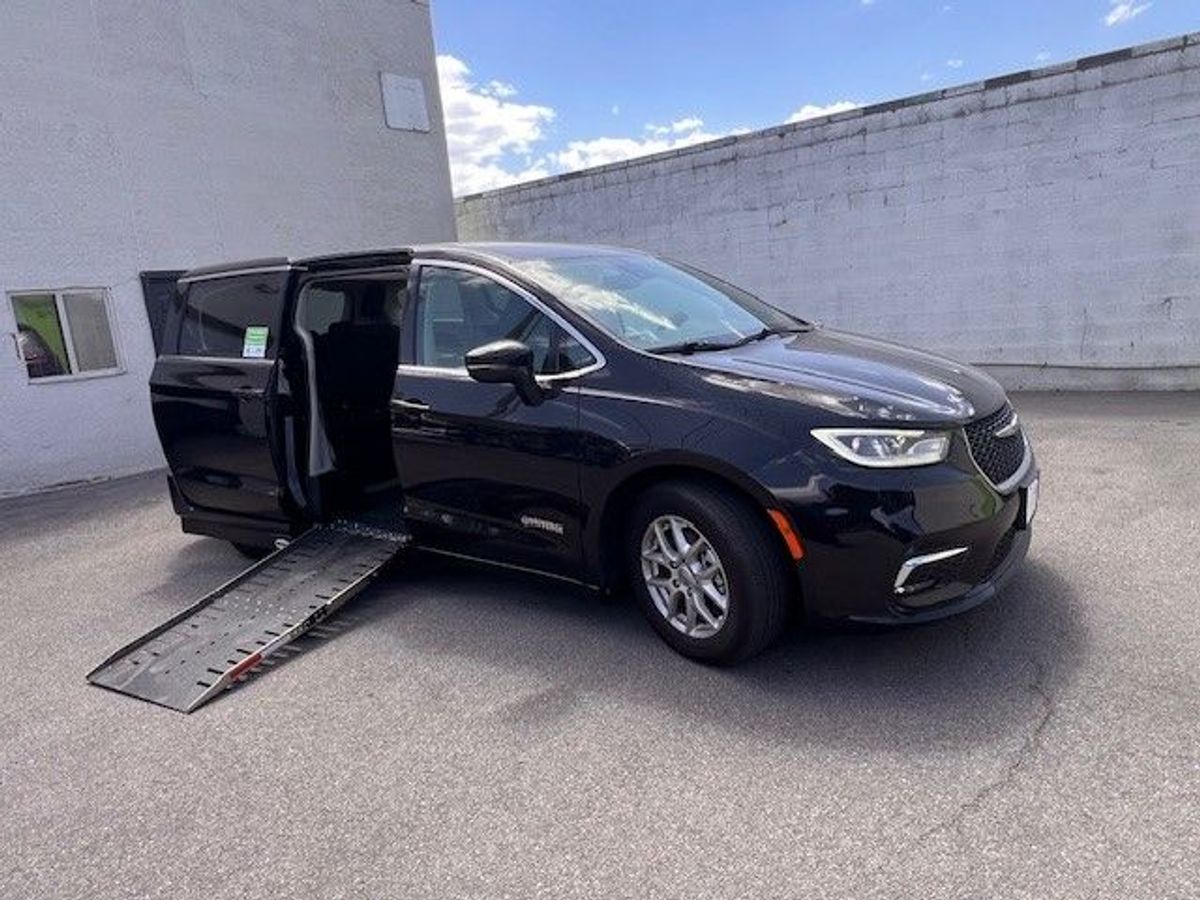 2024 CHRYSLER PACIFICA - Image 6