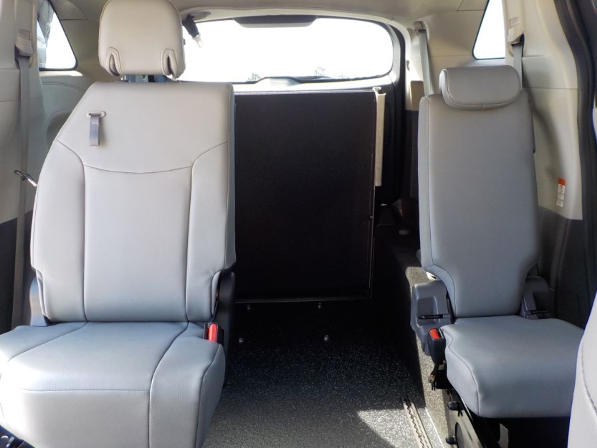 2024 TOYOTA SIENNA - Image 14