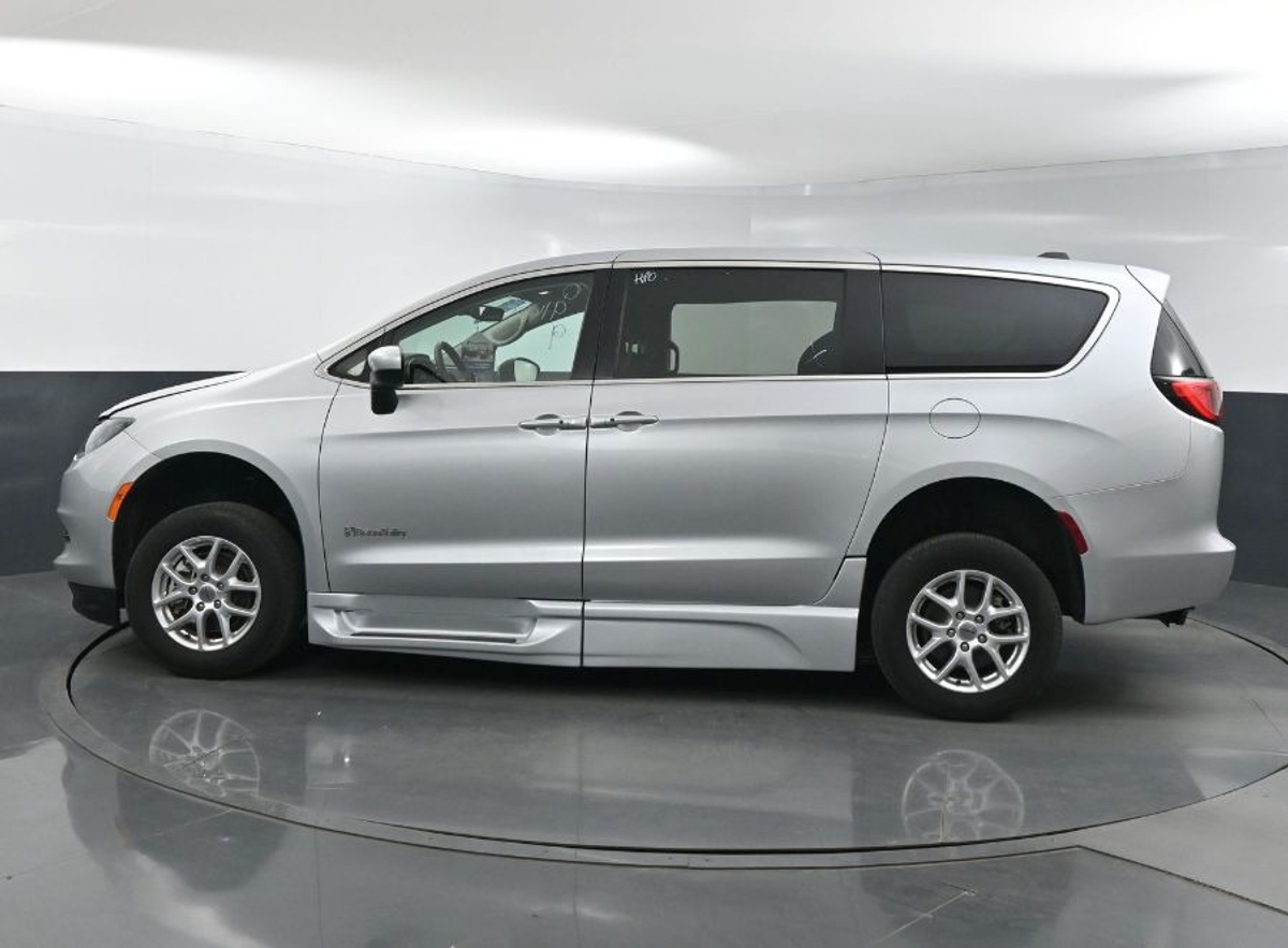 2023 CHRYSLER VOYAGER - Image 20