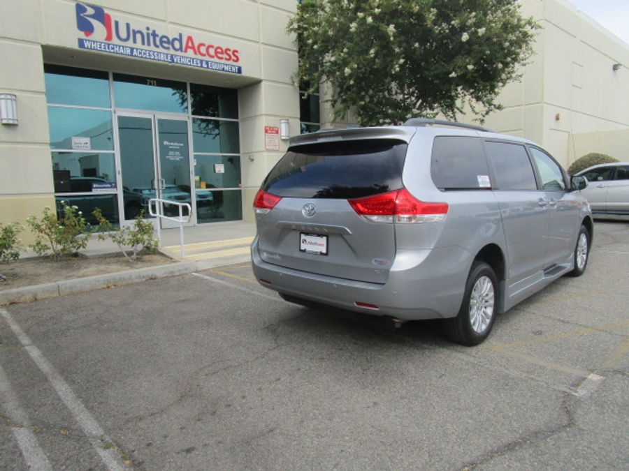 Used 2014 Toyota Sienna XLE - BraunAbility Side Entry Fold Out Automatic Ramp