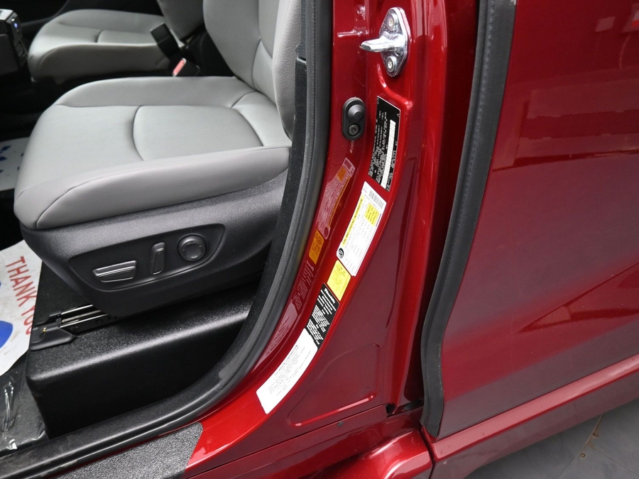 Red Toyota Sienna image number 13