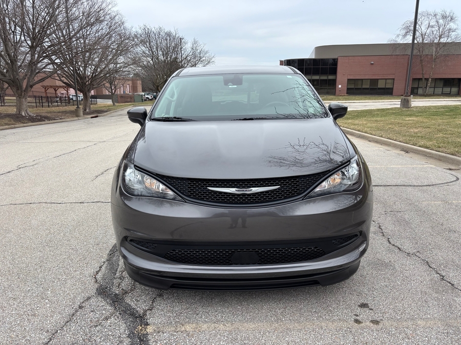 Used 2022 Chrysler Voyager LX - BraunAbility Side Entry Entry Fold Out Automatic Ramp