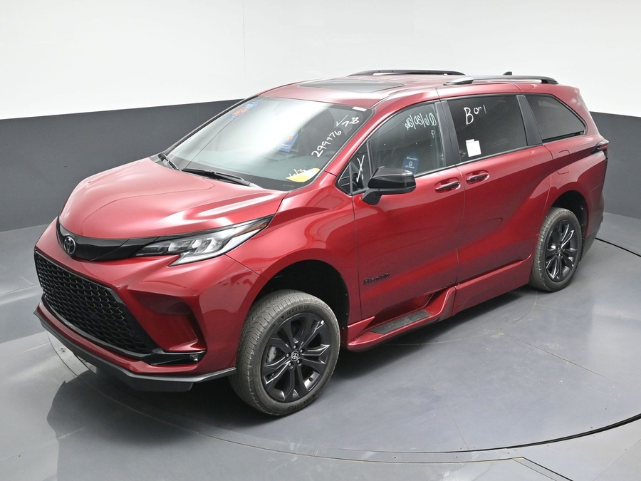 New 2026 Toyota Sienna Hybrid XSE Sport - BraunAbility Side Entry In Floor Automatic Ramp