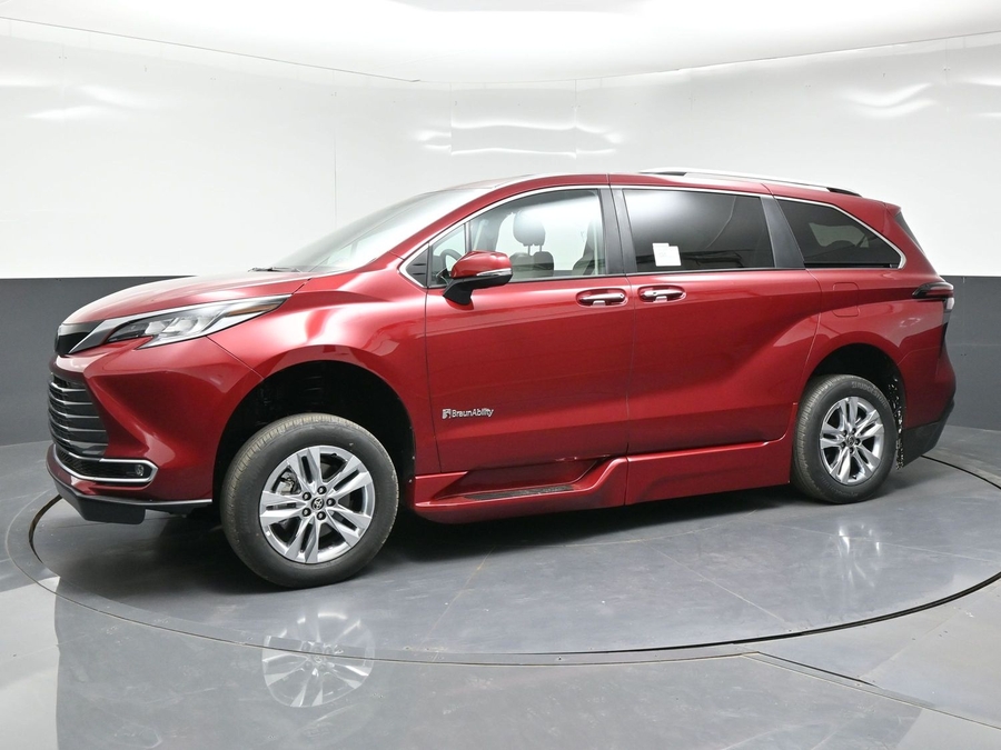 New 2026 Toyota Sienna Hybrid Limited - BraunAbility Side Entry In Floor Automatic Ramp