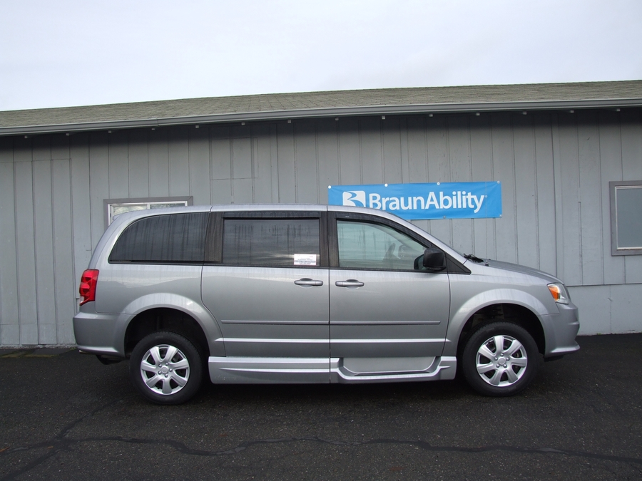 Used 2015 Dodge Grand Caravan SE - VMI Side Entry Entry In Floor Automatic Ramp