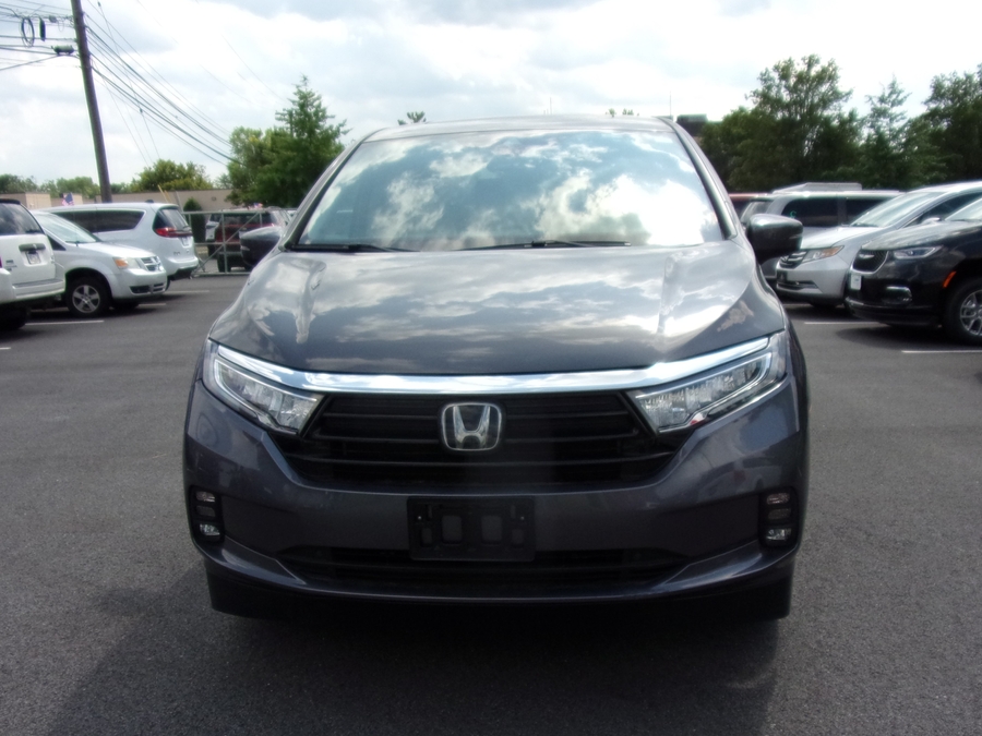 Grey Honda Odyssey image number 1