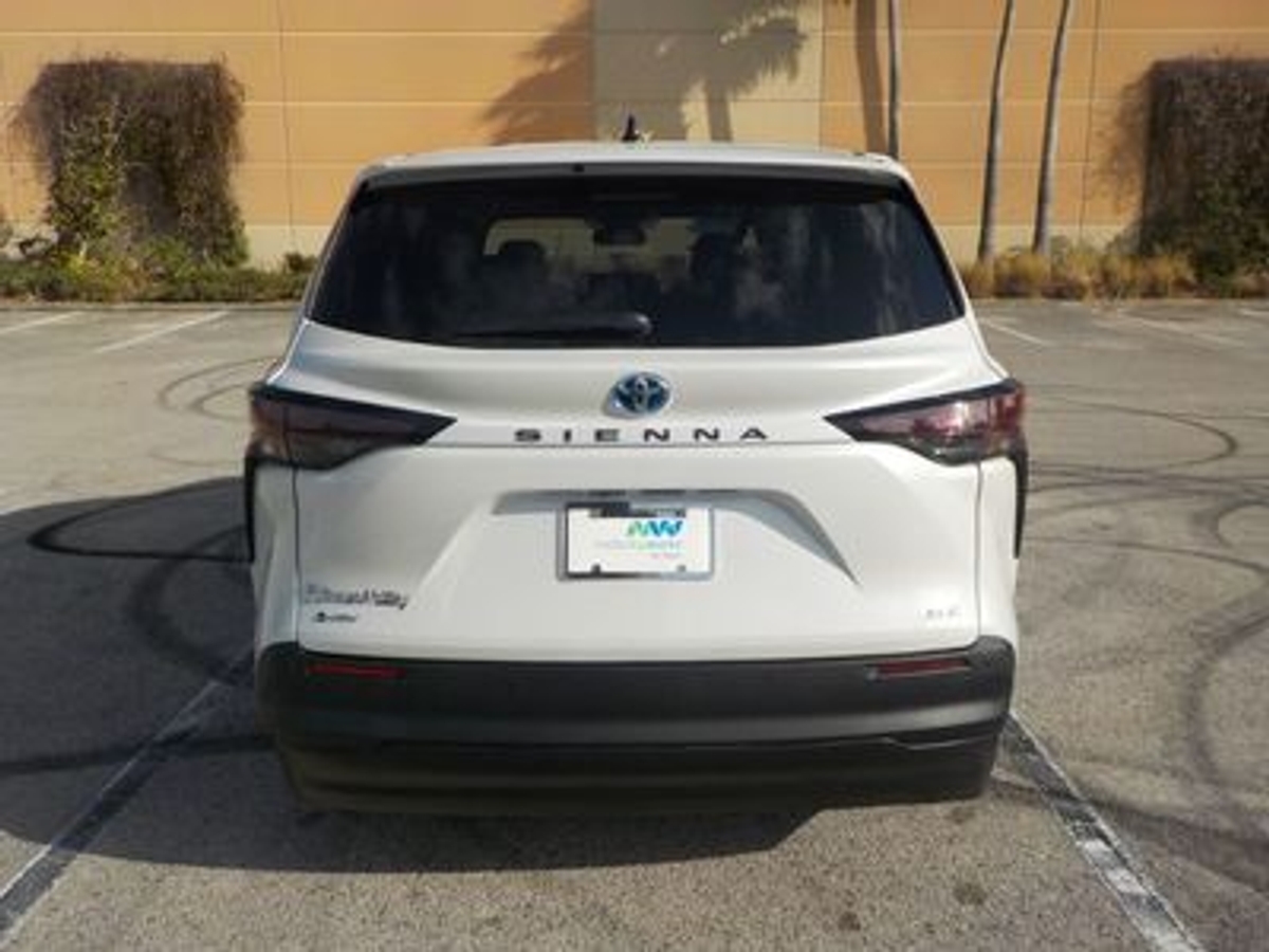 2025 TOYOTA SIENNA - Image 5