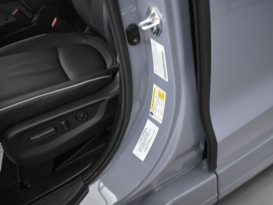 New 2025 Honda Odyssey Touring - BraunAbility Side Entry Entry In Floor Automatic Ramp