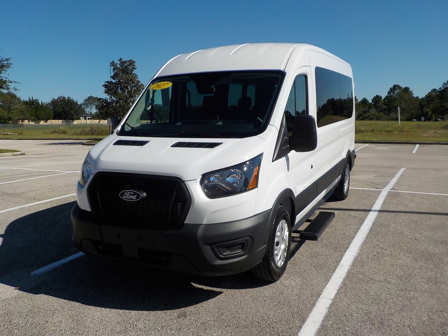 White Ford T350 image number 2