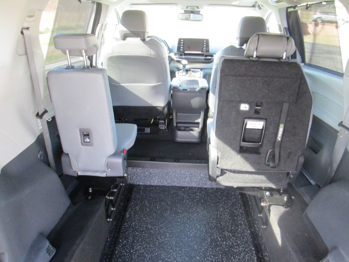 2024 TOYOTA SIENNA - Image 16