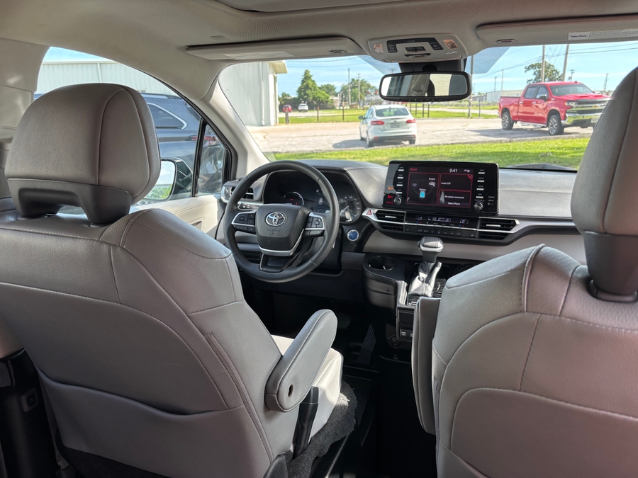 Used 2022 Toyota Sienna XLE - BraunAbility Side Entry Fold Out Automatic Ramp