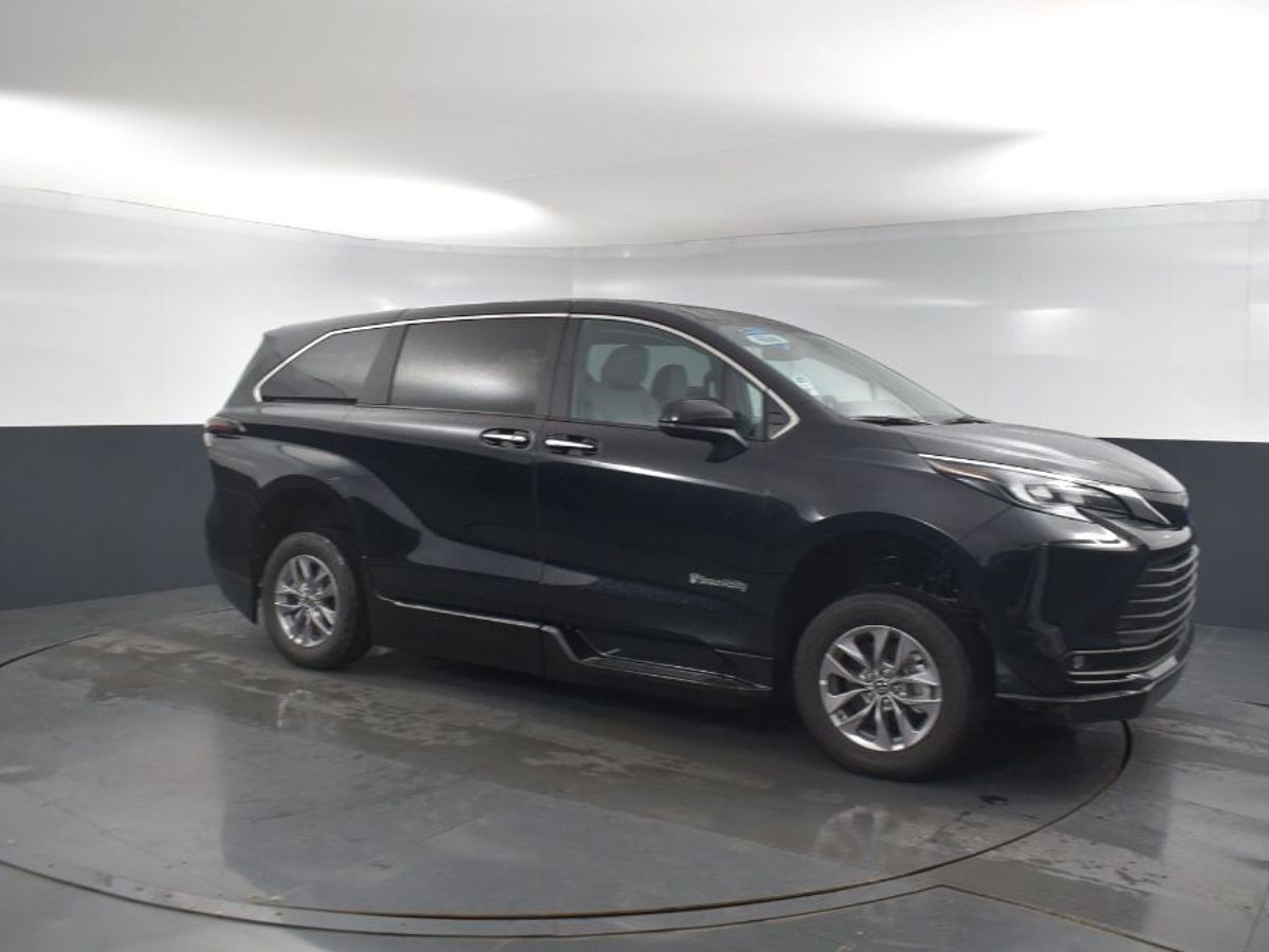 2025 TOYOTA SIENNA - Image 18