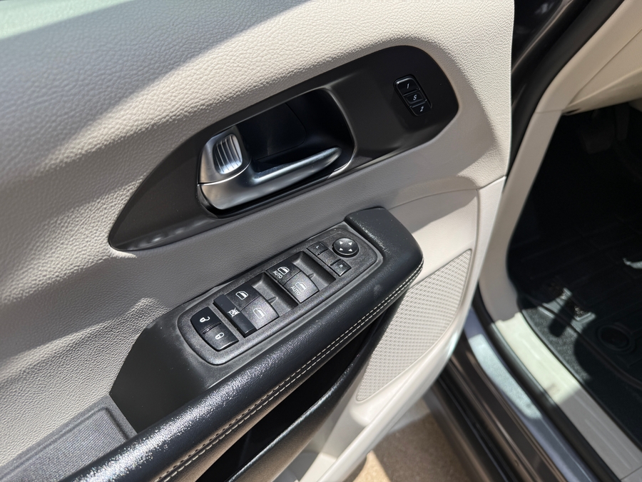 Used 2023 Chrysler Pacifica Touring L - BraunAbility Side Entry Fold Out Automatic Ramp