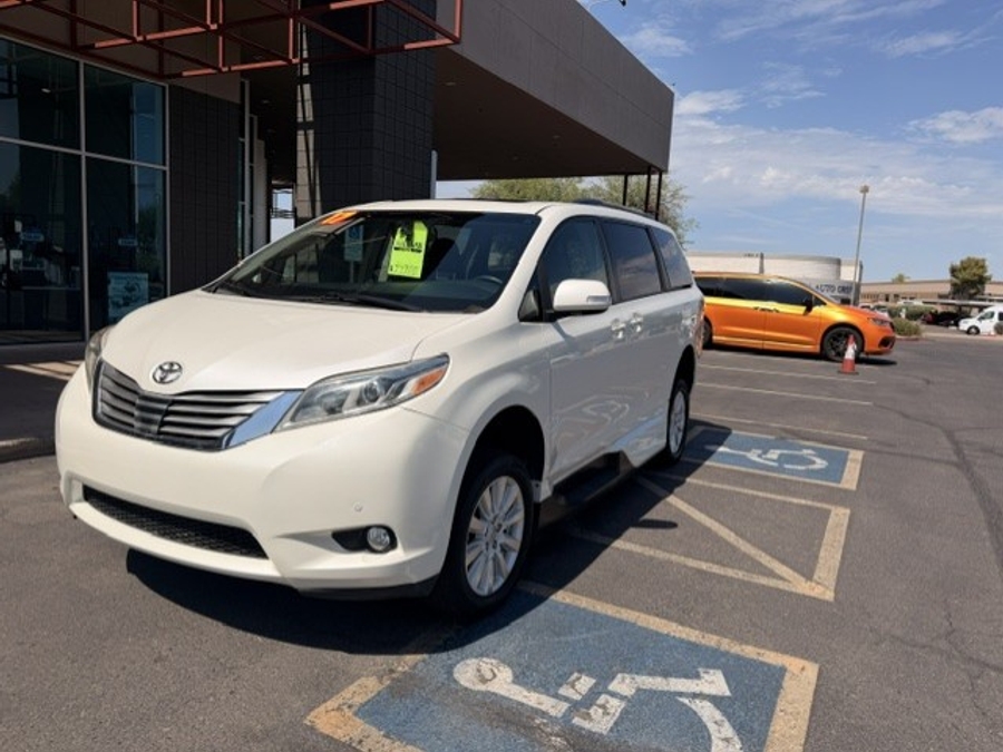 Used 2017 Toyota Sienna XLE - VMI Side Entry In Floor Automatic Ramp