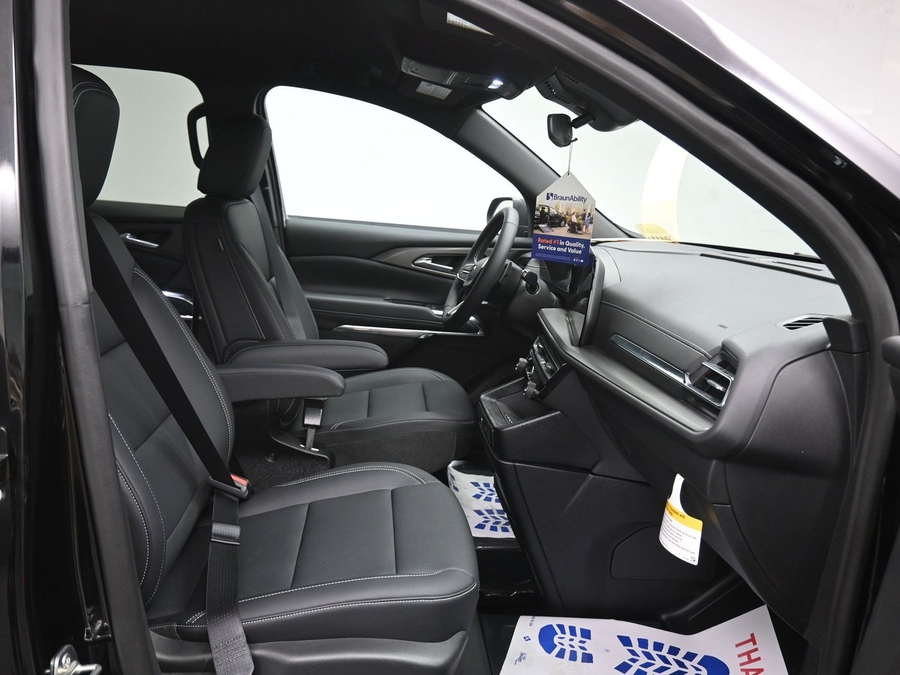 New 2025 Chevrolet Traverse 1LT Midnight - BraunAbility Side Entry Entry In Floor Automatic Ramp