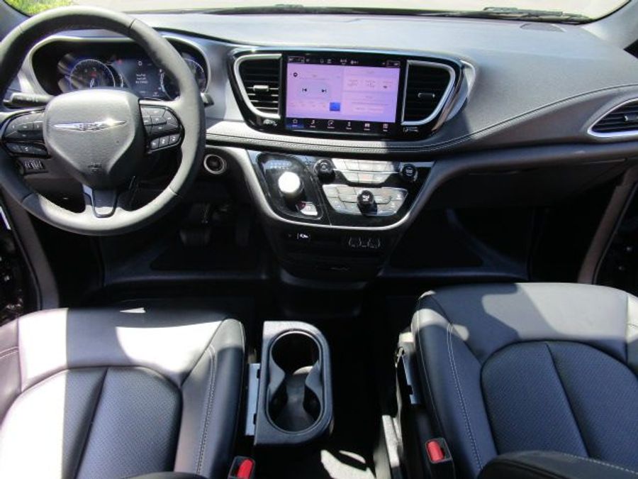 Used 2023 Chrysler Pacifica Touring L - BraunAbility Side Entry Entry Fold Out Automatic Ramp