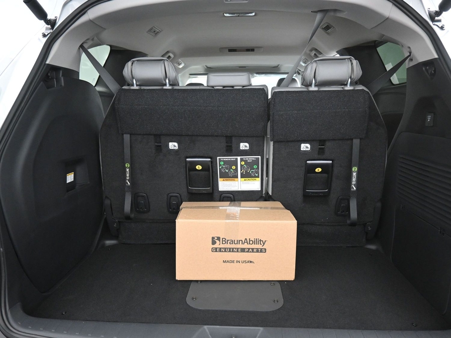 New 2025 Toyota Sienna Hybrid XLE Plus - BraunAbility Side Entry Entry In Floor Automatic Ramp