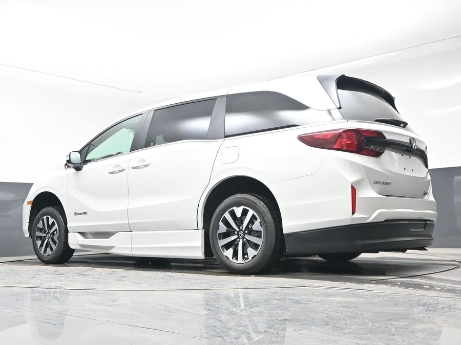 New 2026 Honda Odyssey EX-L - BraunAbility Side Entry Entry In Floor Automatic Ramp