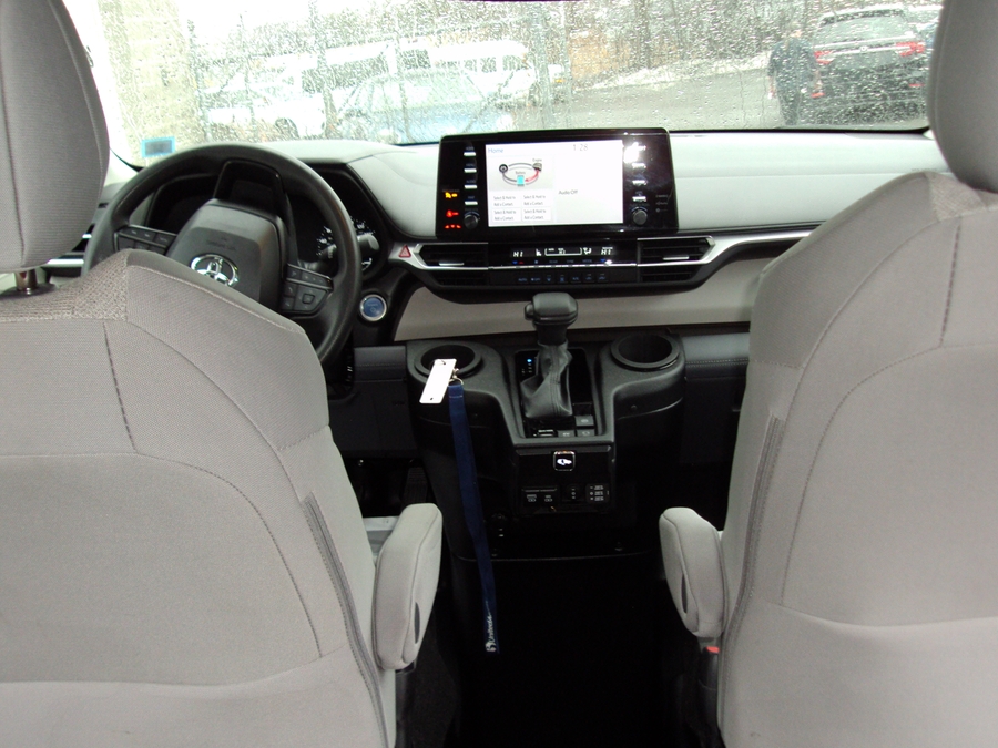 Used 2024 Toyota Sienna Hybrid LE Base - BraunAbility Side Entry Entry Fold Out Automatic Ramp