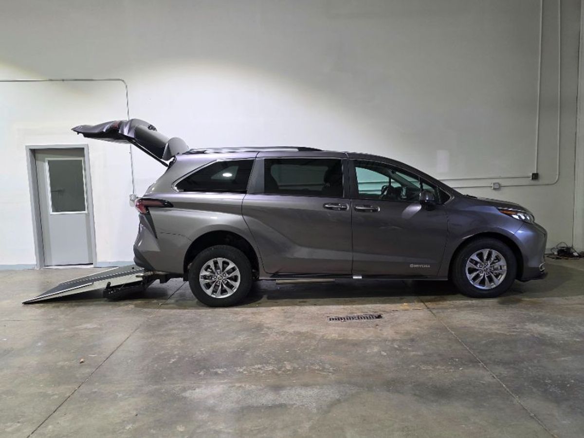 Grey Toyota Sienna with Rear Entry Manual Fold Out ramp