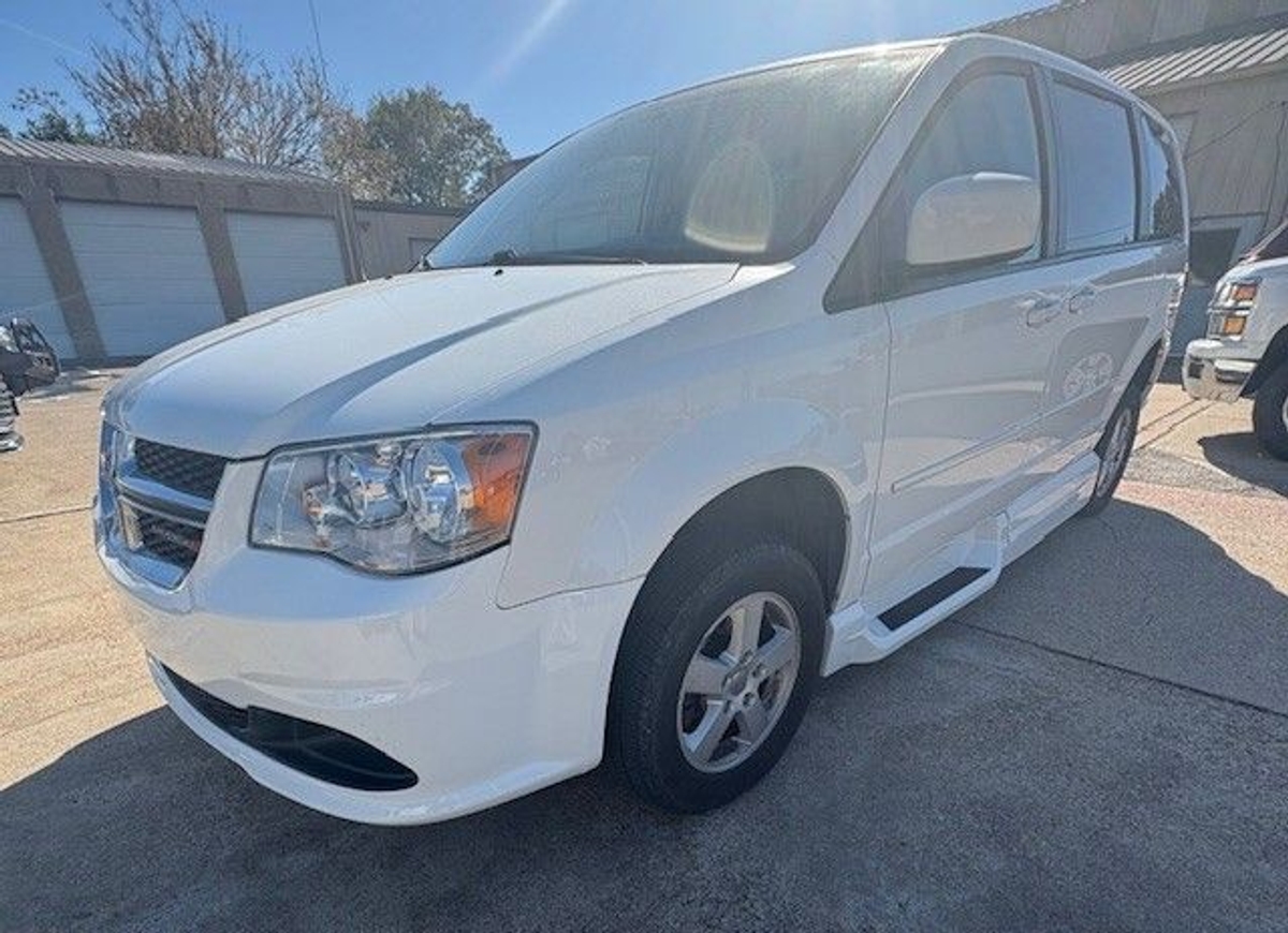  Dodge Grand Caravan image number 6