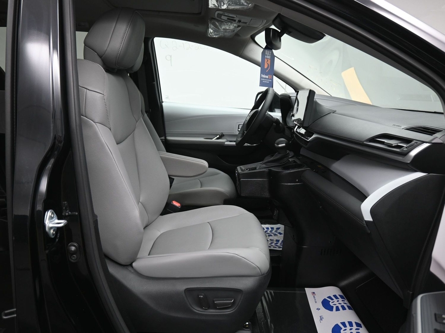 Black Toyota Sienna image number 3