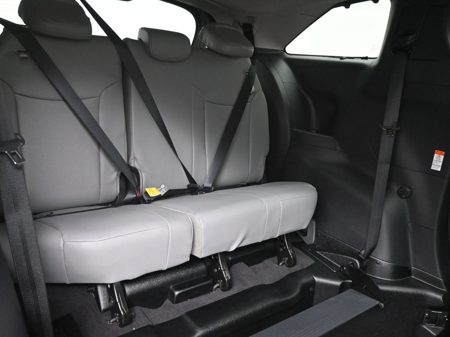 New 2026 Toyota Sienna Hybrid XLE Base - BraunAbility Side Entry Entry Fold Out Automatic Ramp