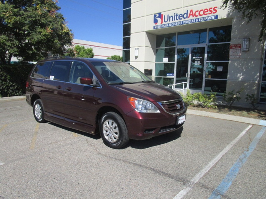 Used 2008 Honda Odyssey EX-L - BraunAbility Side Entry In Floor Automatic Ramp