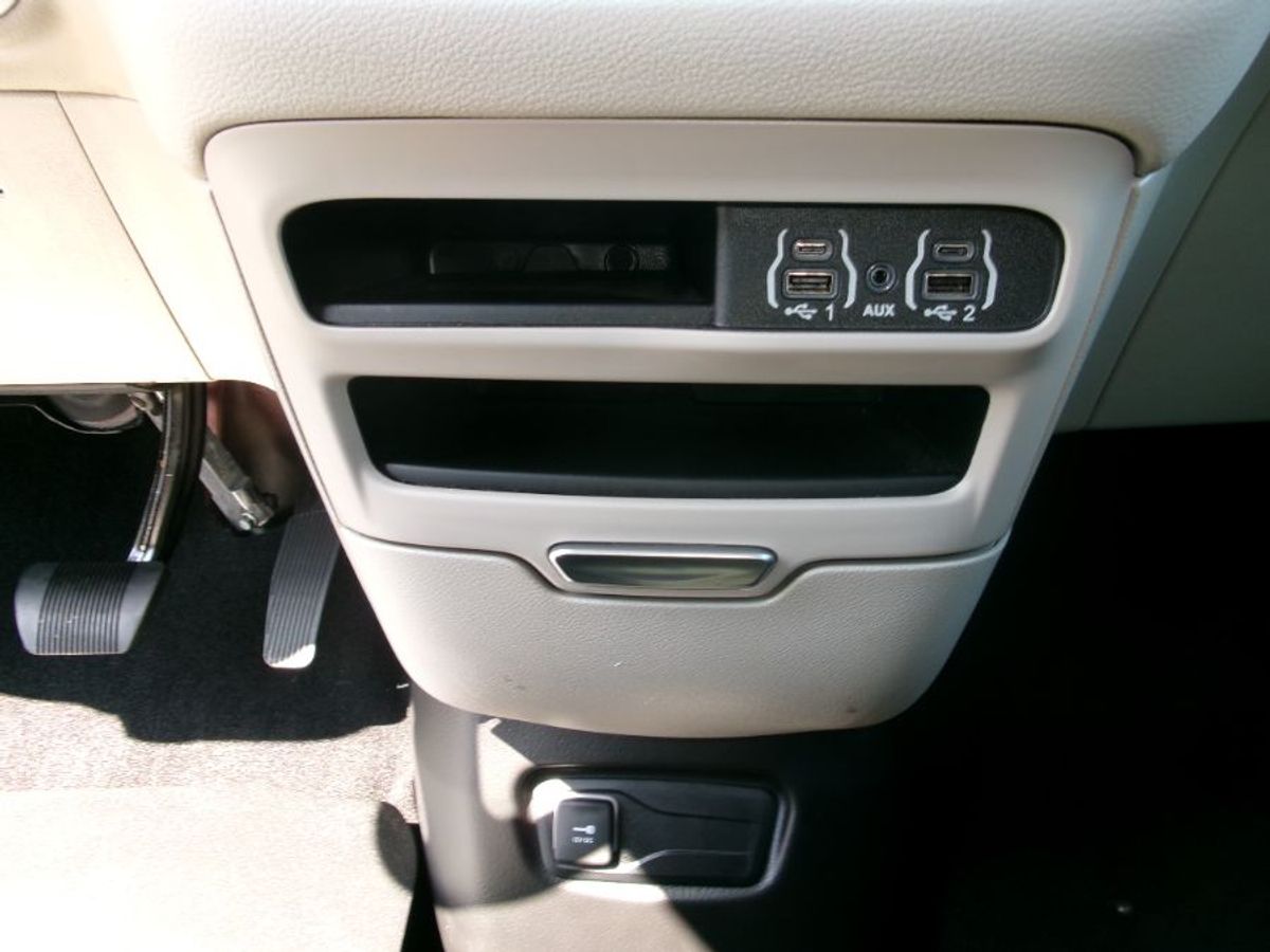 2024 CHRYSLER PACIFICA - Image 17