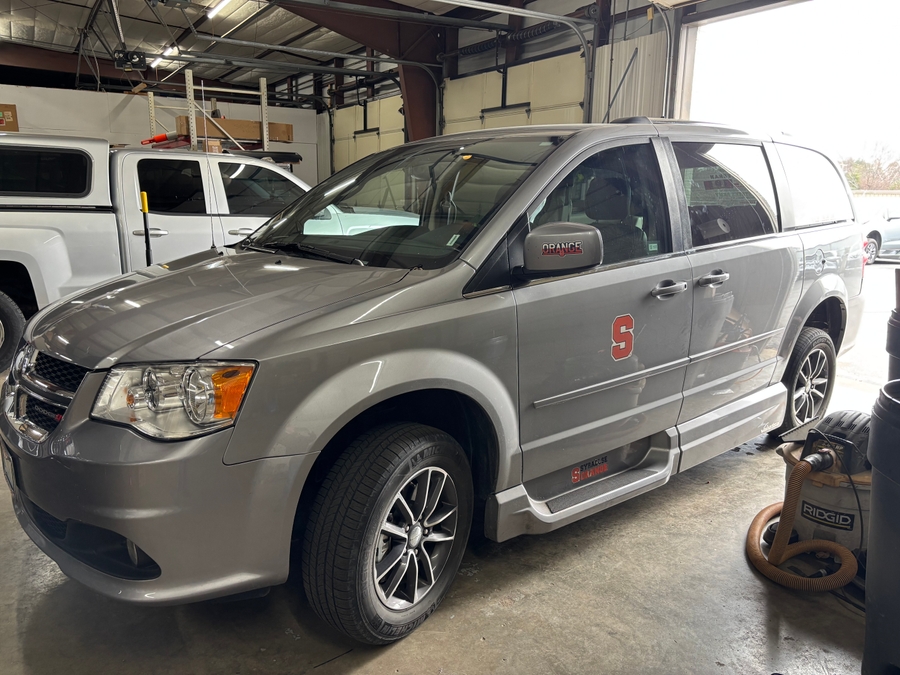 Used 2017 Dodge Grand Caravan SXT - VMI Side Entry Entry In Floor Automatic Ramp