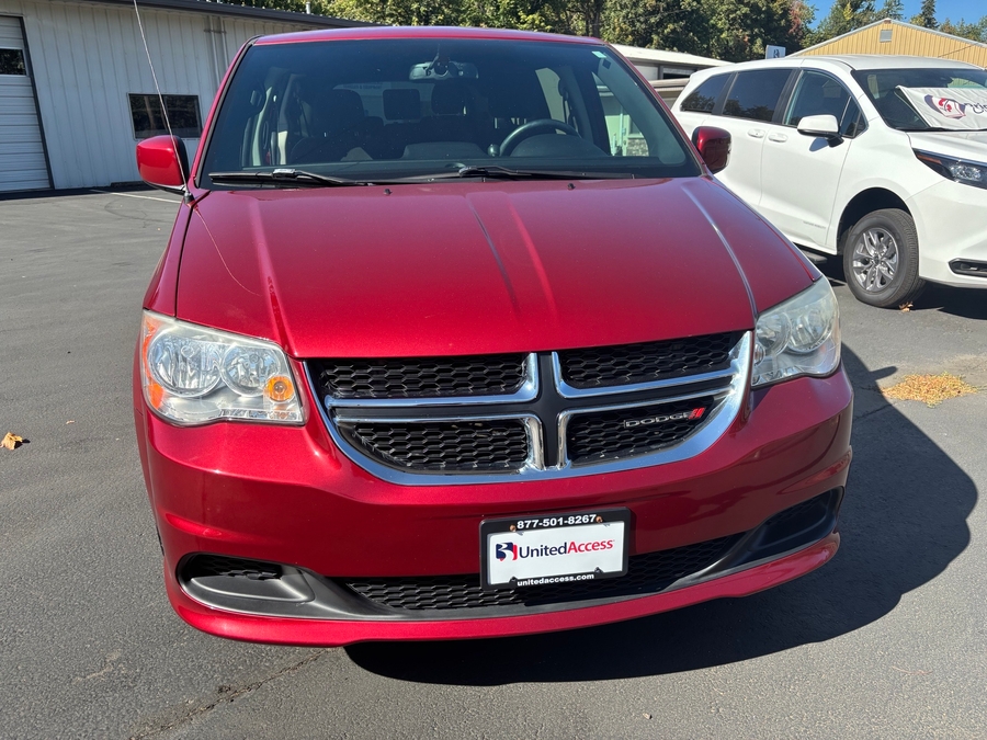 Used 2014 Dodge Grand Caravan SE 30th Anniversary - BraunAbility Side Entry Fold Out Automatic Ramp