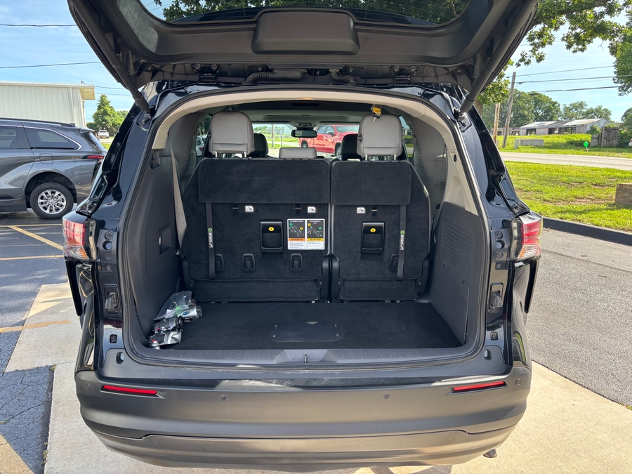 Used 2022 Toyota Sienna XLE - BraunAbility Side Entry Fold Out Automatic Ramp