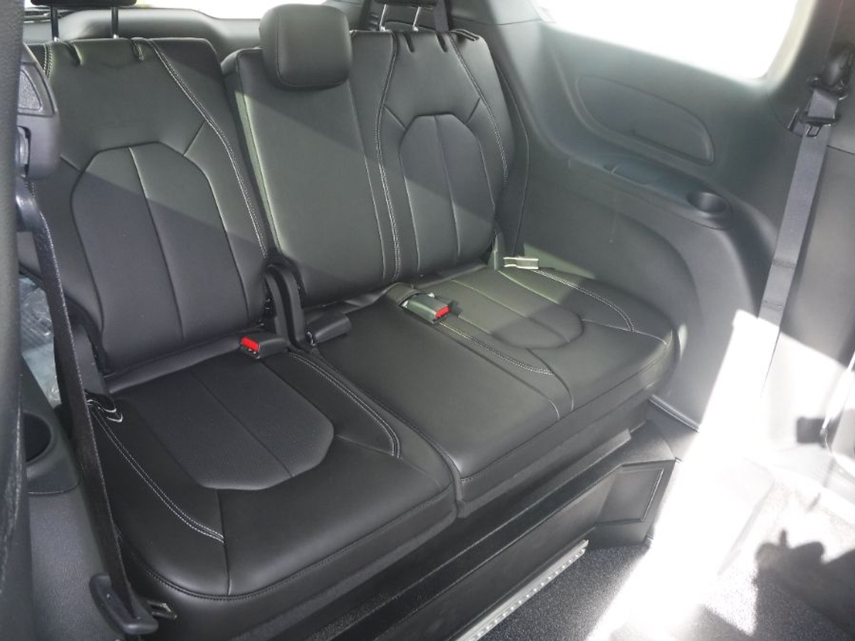 2026 CHRYSLER PACIFICA - Image 18